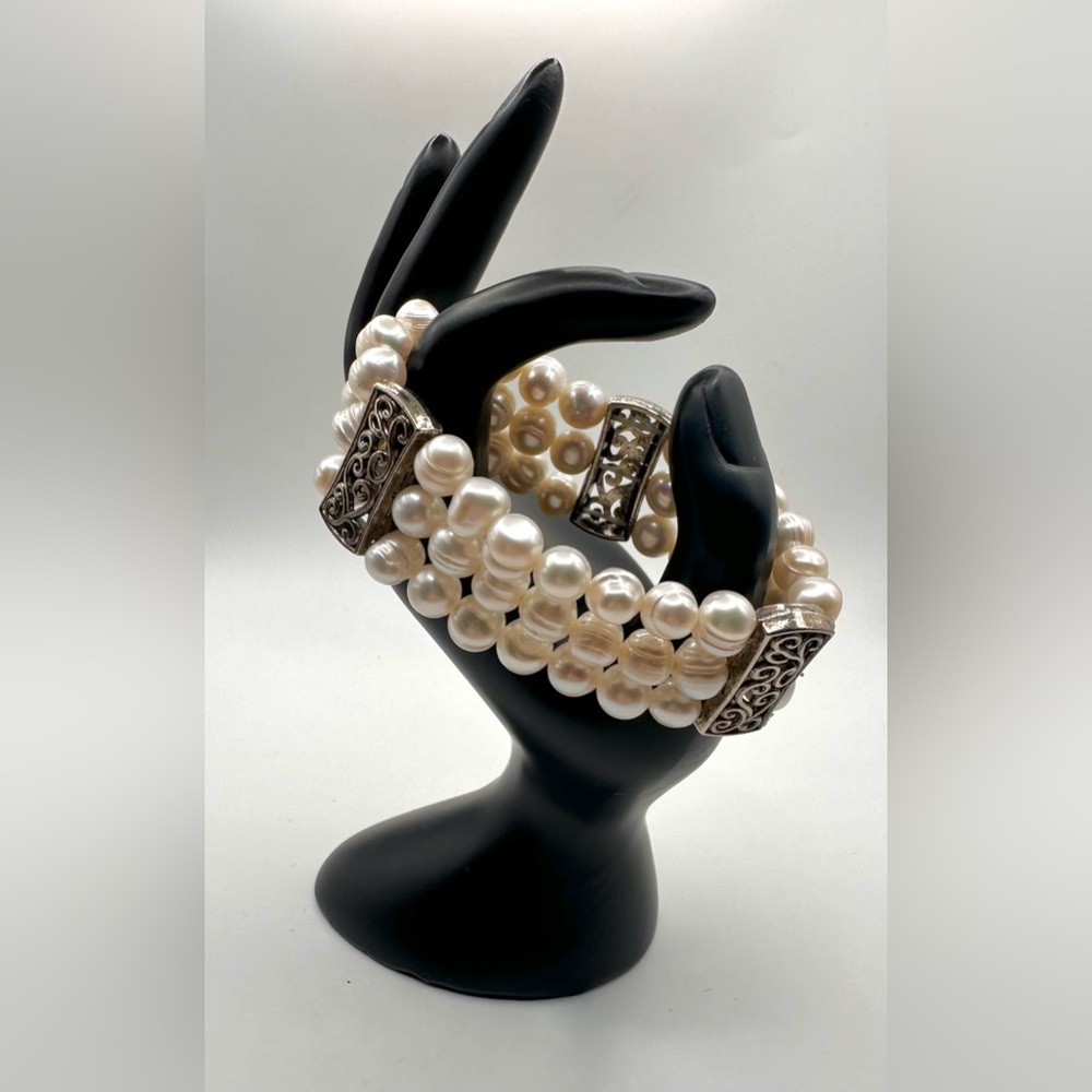 Glamorous cultured natural Baroque freshwater pearl bracelet-Good Preowned Cond